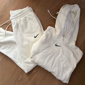 Nike sweat set (sweatpants & sweat sweatshirt)
